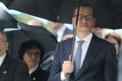 "Fakty, których nie zakrzyczycie". Morawiecki publikuje infografiki z pewnym porównaniem