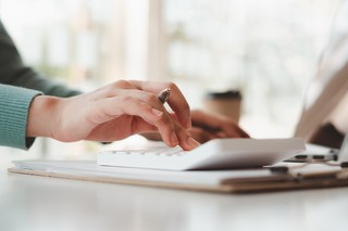 Pracodawca, który nie opłaci składek ZUS w terminie z wyższą karą. Jakie są planowane zmiany?