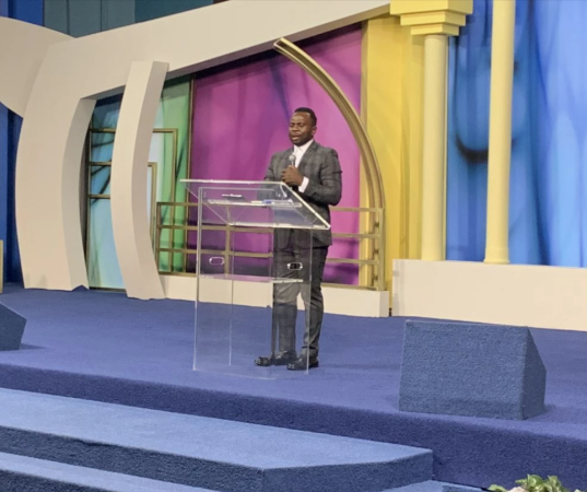 Christ's healing message rings true at Pastor Chrisâs Healing School 