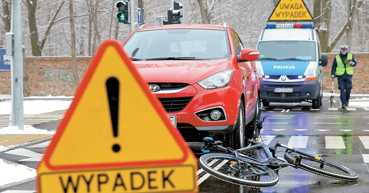 Zredaguj W Zeszycie Zgłoszenie Telefoniczne O Kolizji Drogowej Kilku Pojazdów Jakie informacje musi zawierać oświadczenie sprawcy kolizji drogowej?