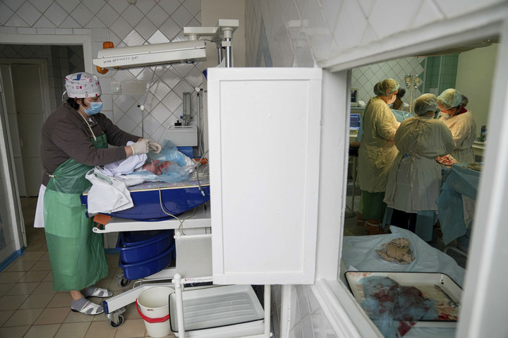 Wojna w Ukrainie. Szpital położniczy w Mariupolu