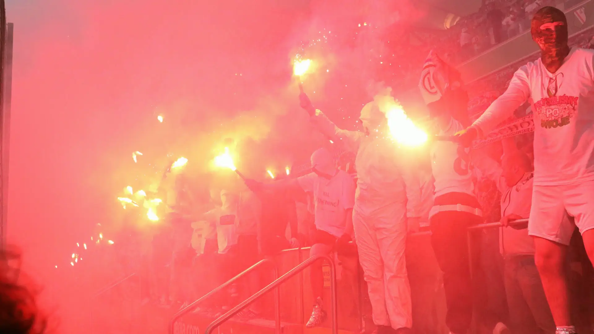 Legia Warszawa kontra TVN. Kto zaczął, a kto skończy(ł) medialną wojnę?