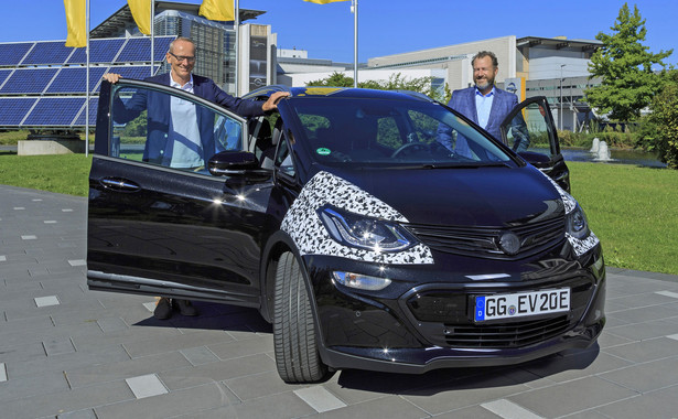 Nowy opel ampera-e już jeździ. Cena? "Na ten samochód będzie spory popyt"