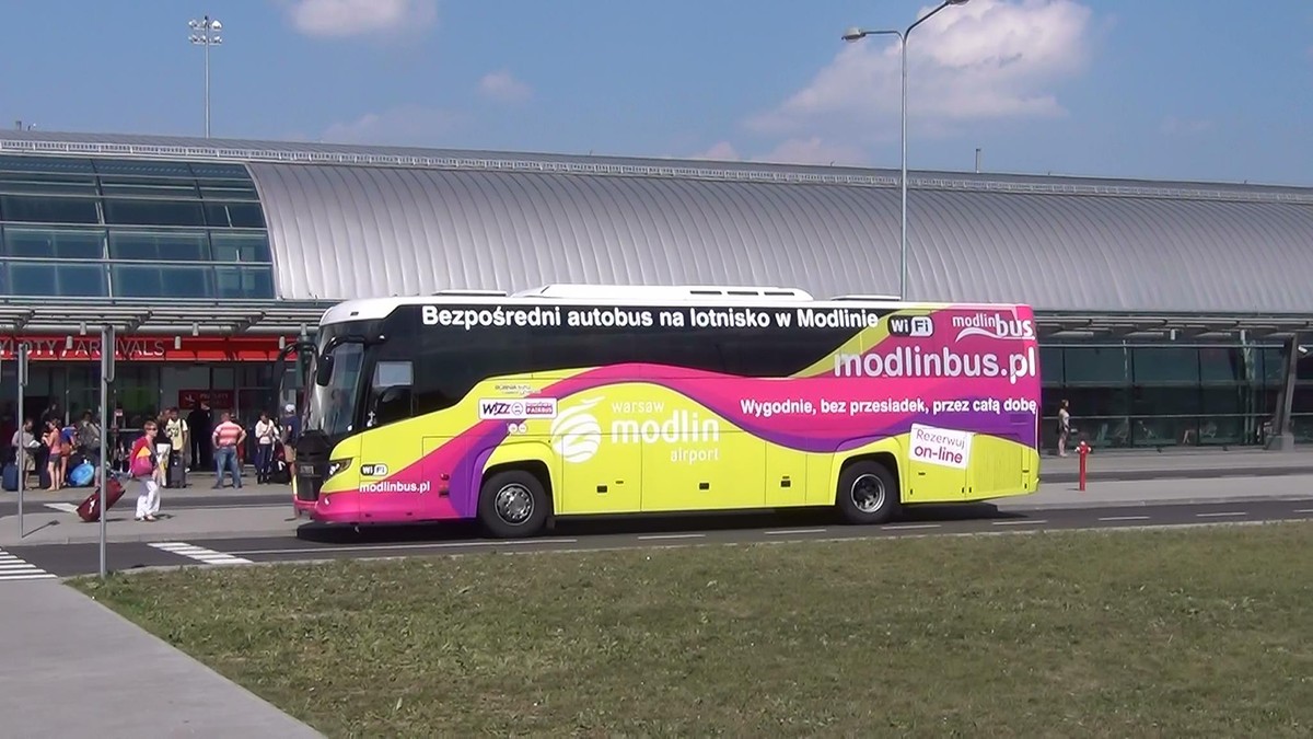 2,6 mln osób obsłużył Modlin w 2015 r., na osiągnięcie tego wyniku potrzebował niespełna czterech lat