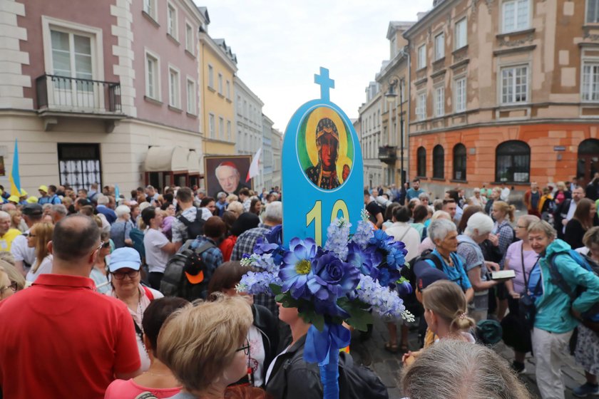 Piesza pielgrzymka na Jasną Górę. Znajdź siebie na zdjęciach