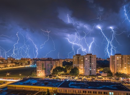 Mit ne tegyen, ha odakint tombol a vihar? című cikk nyitóképe