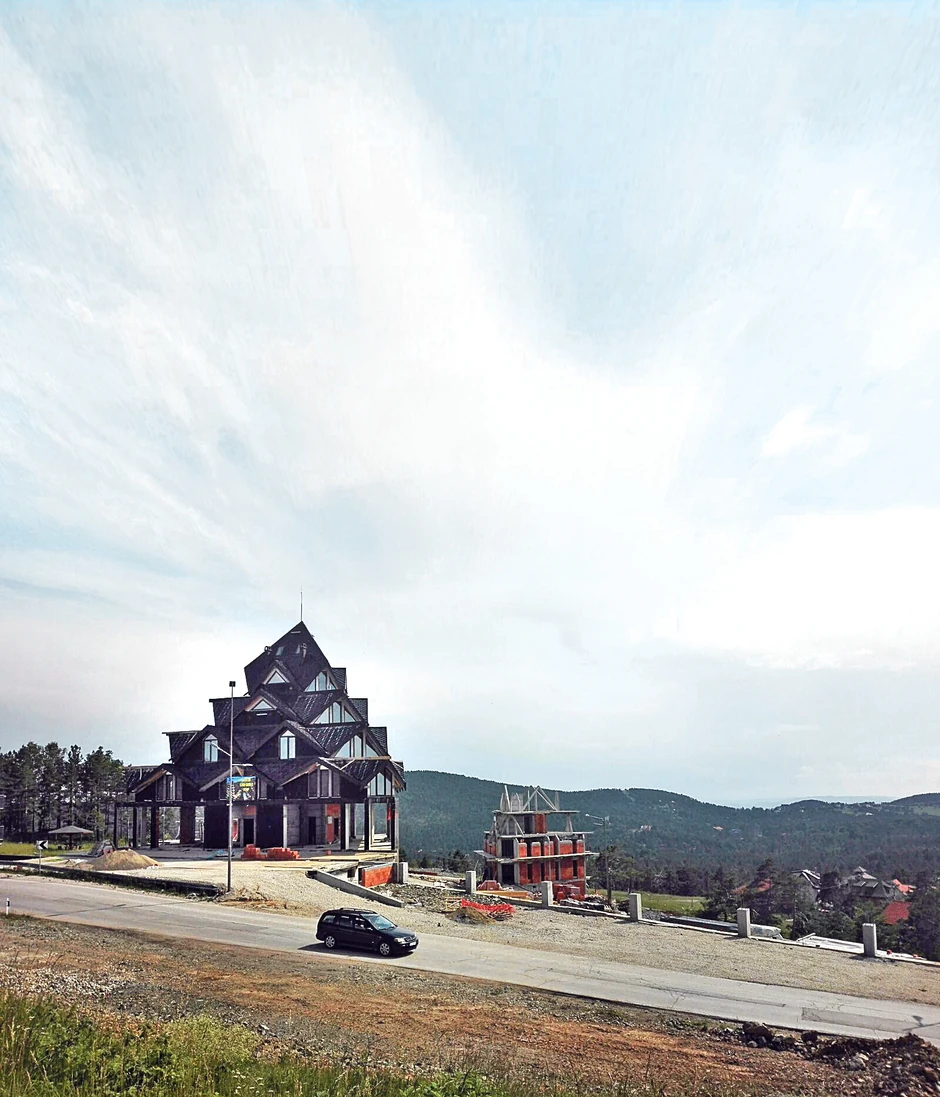 Kvadrat se kreće od 1.000 do 1.500 evra, mada pojedini investitori kvadrat cene i 1.800 evra, što je za 1.000 evra više nego lane u ovo doba, kažu agenti