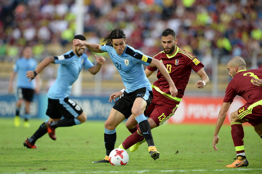 Soccer Football - 2018 World Cup Qualifiers - Uruguay v Bolivia