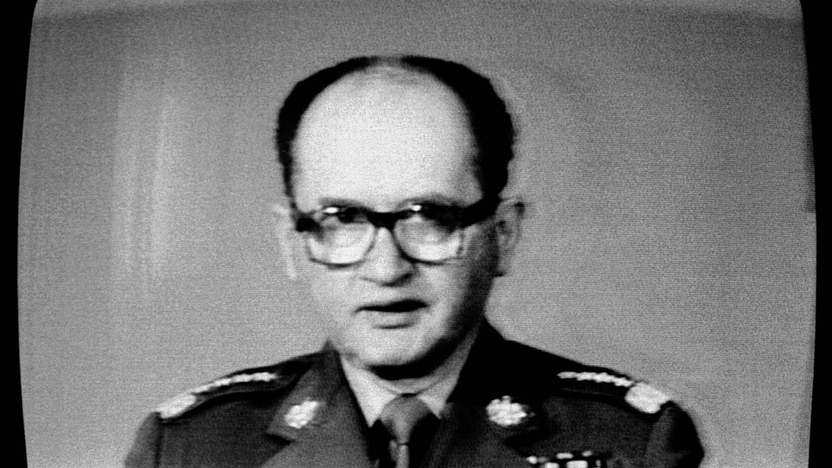 Wojciech Jaruzelski ogłasza wprowadzenie stanu wojennego, 13 grudnia 1981 r.
