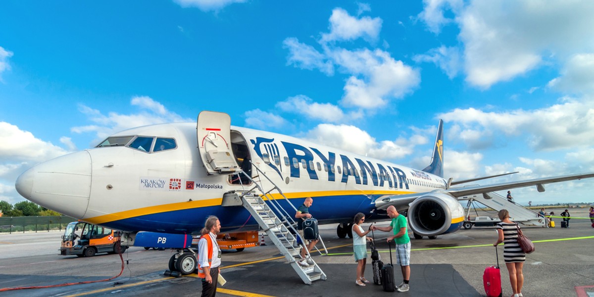 Jedna sztuka bagażu bezpłatnie na pokładzie, cięższy i tańszy bagaż rejestrowany - to najważniejsze zmiany w polityce bagażowej Ryanair od 1 listopada