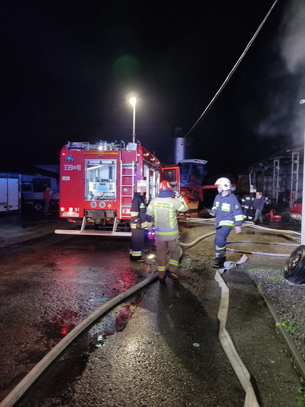 Interwencja straży pożarnej przy ul. Zarzecznej w Bronowie - 15.09.2022 - autor: OSP Bronów