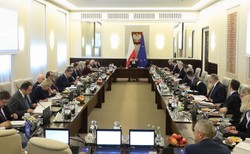 Ministrowie idą na wojnę. Symulowaną. "W III RP w takiej sytuacji ich jeszcze nie stawialiśmy"