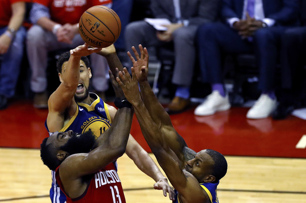 Liga NBA: Strzelecki pojedynek Hardena z Durantem. Rockets zmniejszyli straty do Warriors