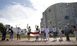 Marsze kobiet, protesty w fabrykach i filharmonii... Nowe demonstracje na Białorusi
