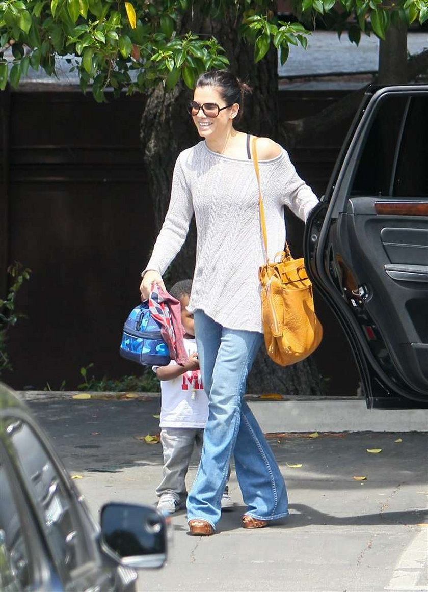 Sandra Bullock z adoptowanym synkiem. FOTO