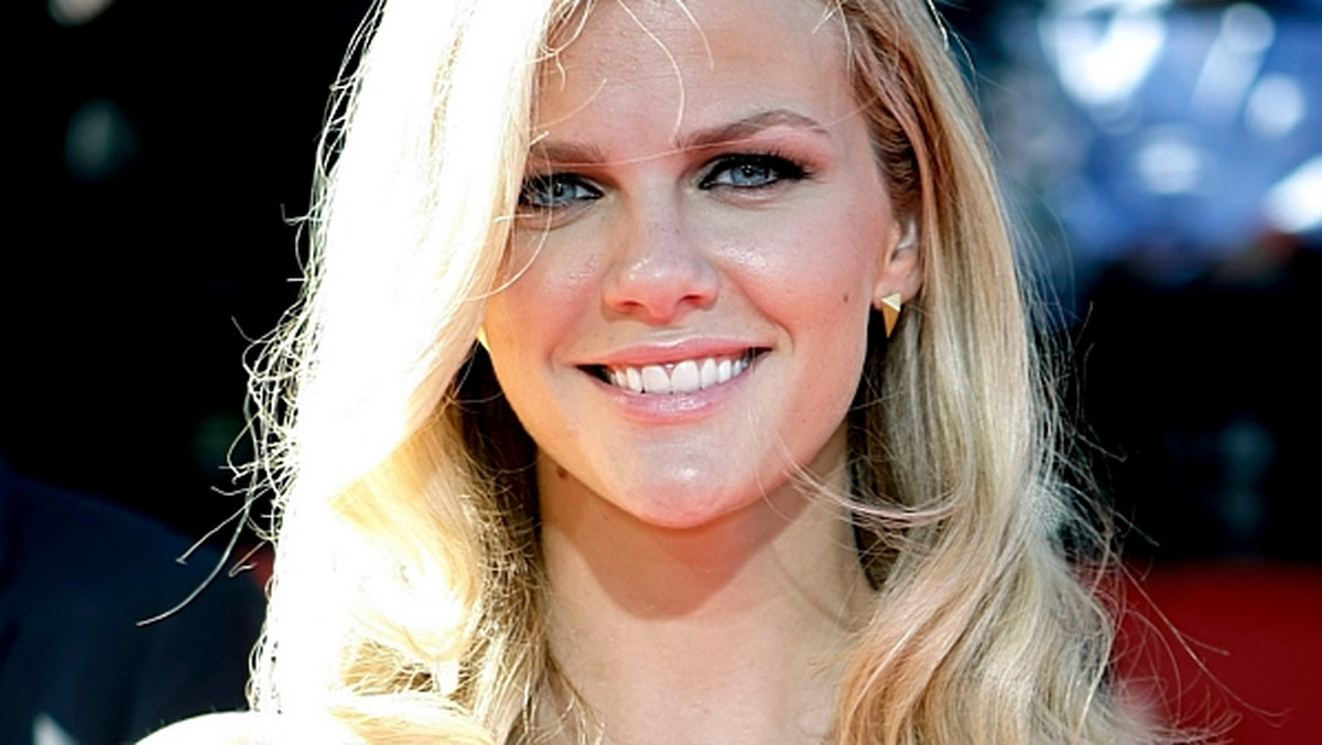 Brooklyn Decker chwali się pięknym, dużym biustem