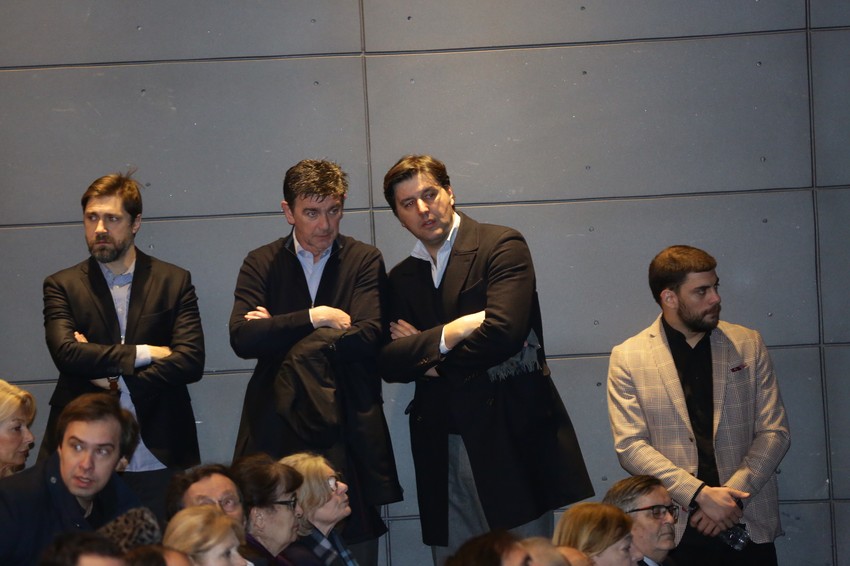 Nebojša Milovanović, Nenad Šarenac i Dejan Bodiroga (stoje), Radoslav Zelenović (sedi)