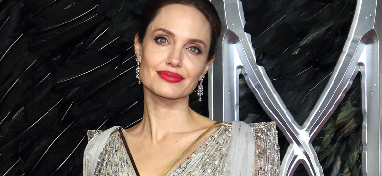 Angelina Jolie ma gen, który predysponuje ją do raka. Choroba zabrała jej mamę, ciocię i babcię