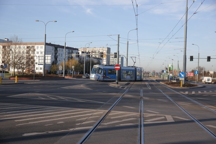 Torowisko tramwajowe u zbiegu Bardzkiej z ul. Świeradowską