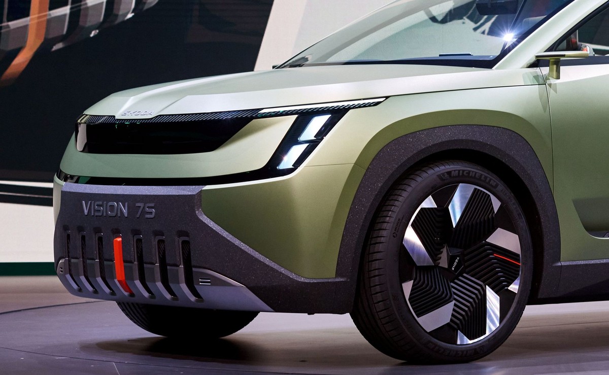 Skoda Vision 7S jest większa niż Skoda Superb czy Kodiaq