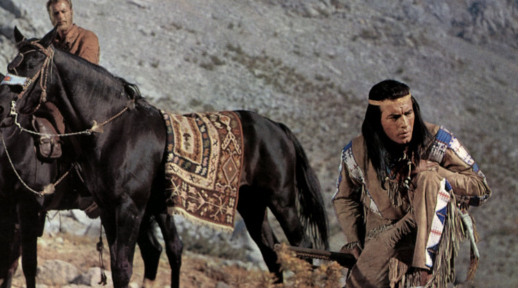 A Winnetou filmváltozatában Pierre Brice színész játszotta az apacs főnököt/Fotó: Northfoto 