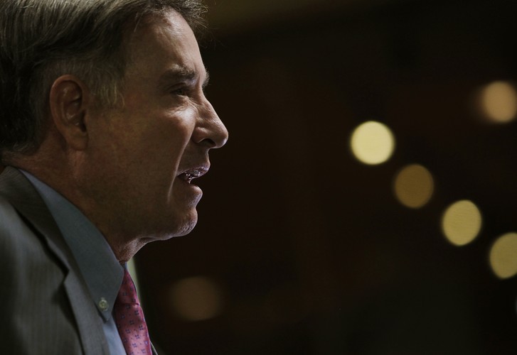 7.	Eike Batista, który dorobił się fortuny na górnictwie i wydobyciu ropy oraz gazu, pierwsze własne pieniądze zarabiał w trakcie studiów jako akwizytor sprzedający ubezpieczenia.