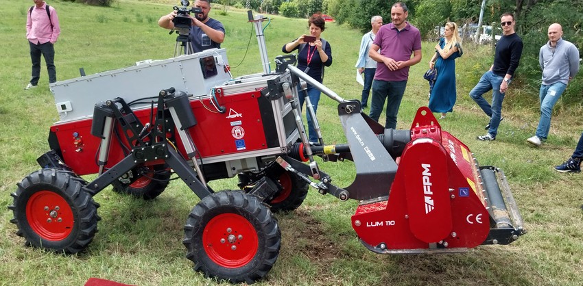 Prvi robot za košenje trave napravljen u Naučno tehnološkom parku u Nišu