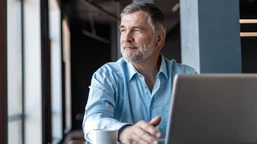 cała prawda o pracownikach 50 plus. stali się hitem rynku zatrudnienia czy grupą do odstrzału, spisaną przez firmy na straty