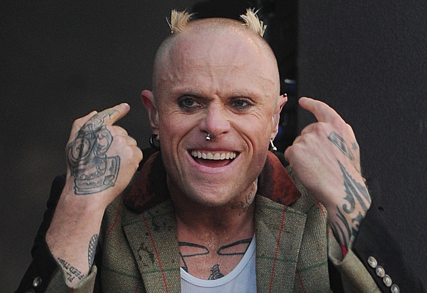 Britský spevák a člen elektronickej hudobnej skupiny The Prodigy Keith Flint. 