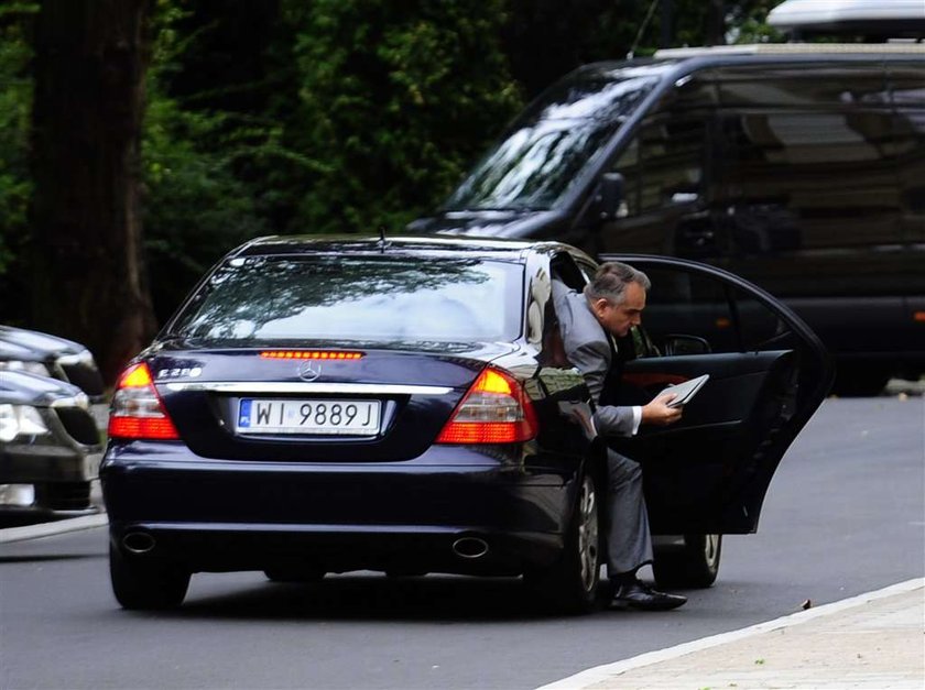 Premier czeka na spóźnialskich