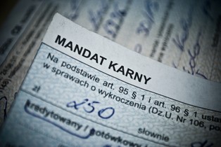 Wpływy z mandatów drogowych w 2022 r. mogą sięgnąć nawet ok. 4 mld zł