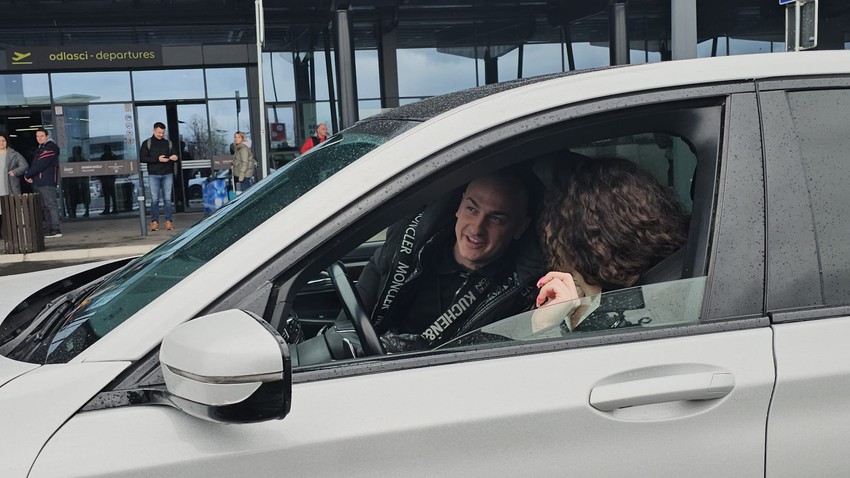 Poznati na aerodromu