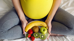 Dieta w ciąży - jak powinna wyglądać? Węglowodany, tłuszcze, białka i sól w diecie przyszłej mamy 