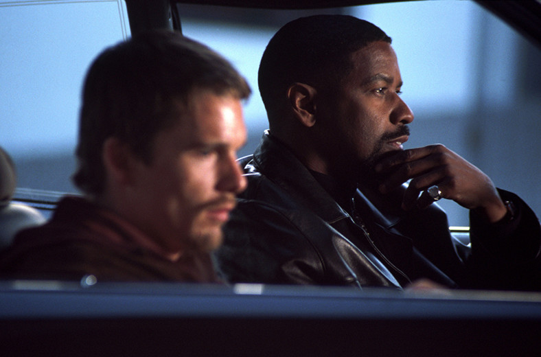 Ethan Hawke i Denzel Washington w filmie "Dzień próby"