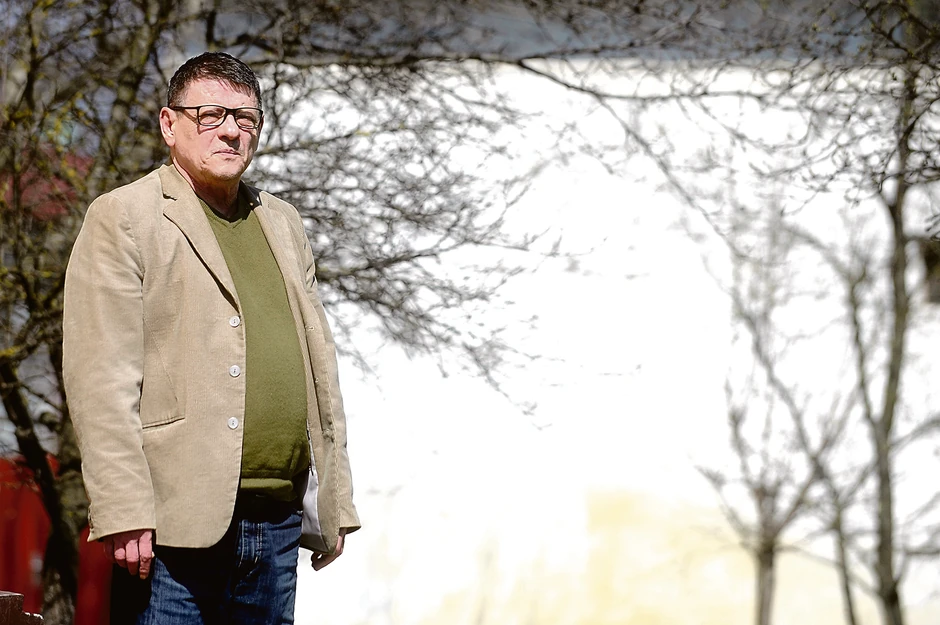 Ovo nije 
Sajam, ovo
je fotošop! - Svetislav Basara, pisac