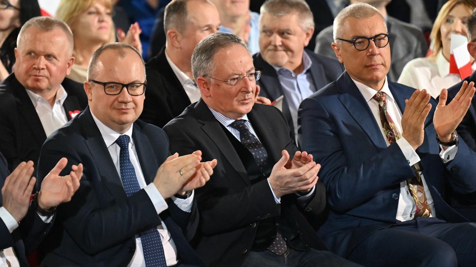 Od lewej: minister sprawiedliwości Adam Bodnar, minister kultury i dziedzictwa narodowego Bartłomiej Sienkiewicz oraz poseł KO Roman Giertych