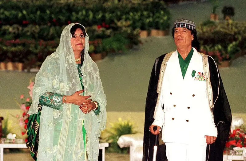 Muammar Kaddafi i Safia Farkash