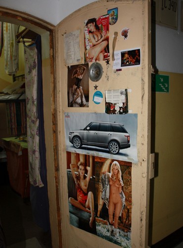 O fuchę opiekuna biblioteki, 'korytarzowego', kucharza czy fryzjera  się dba, podobnie jak o pracę.