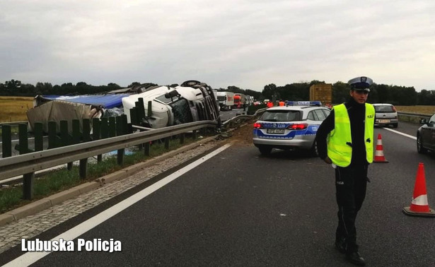 Wypadek ciężarówki na S3 między Sulechowem a Zieloną Górą