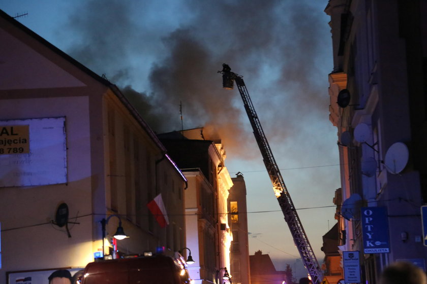 Oto bohater! Wyciągał ludzi spod gruzów