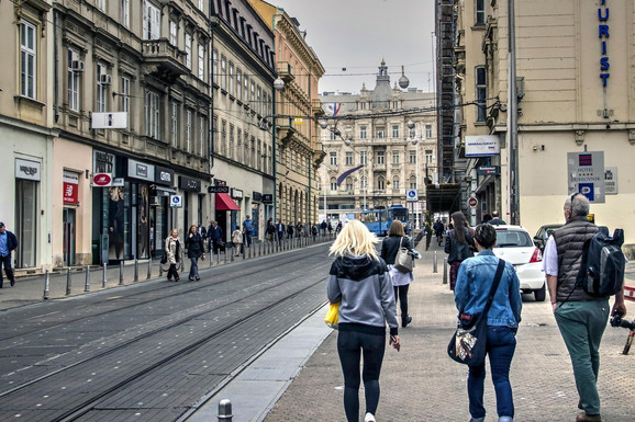 Ako povremeno prespava u sobi kirija je niža! Stan u prestonici se izdaje uz čudan uslov, a gazdarica ima još jedan neobičan zahtev