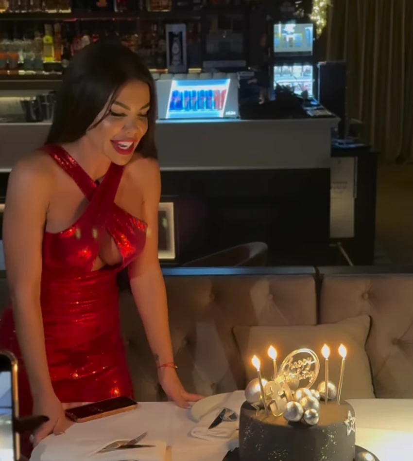 Srpska starleta neprepoznatljiva nakon 8 operacija nosa: Proslavila rođendan