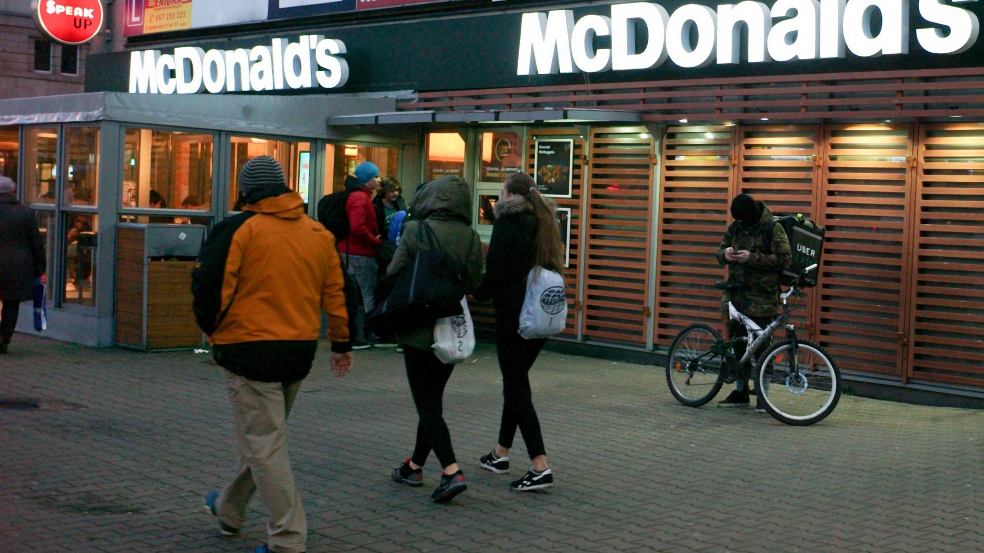McDonald's w Polsce zmienia kolor sztućców. I nie chodzi o względy estetyczne