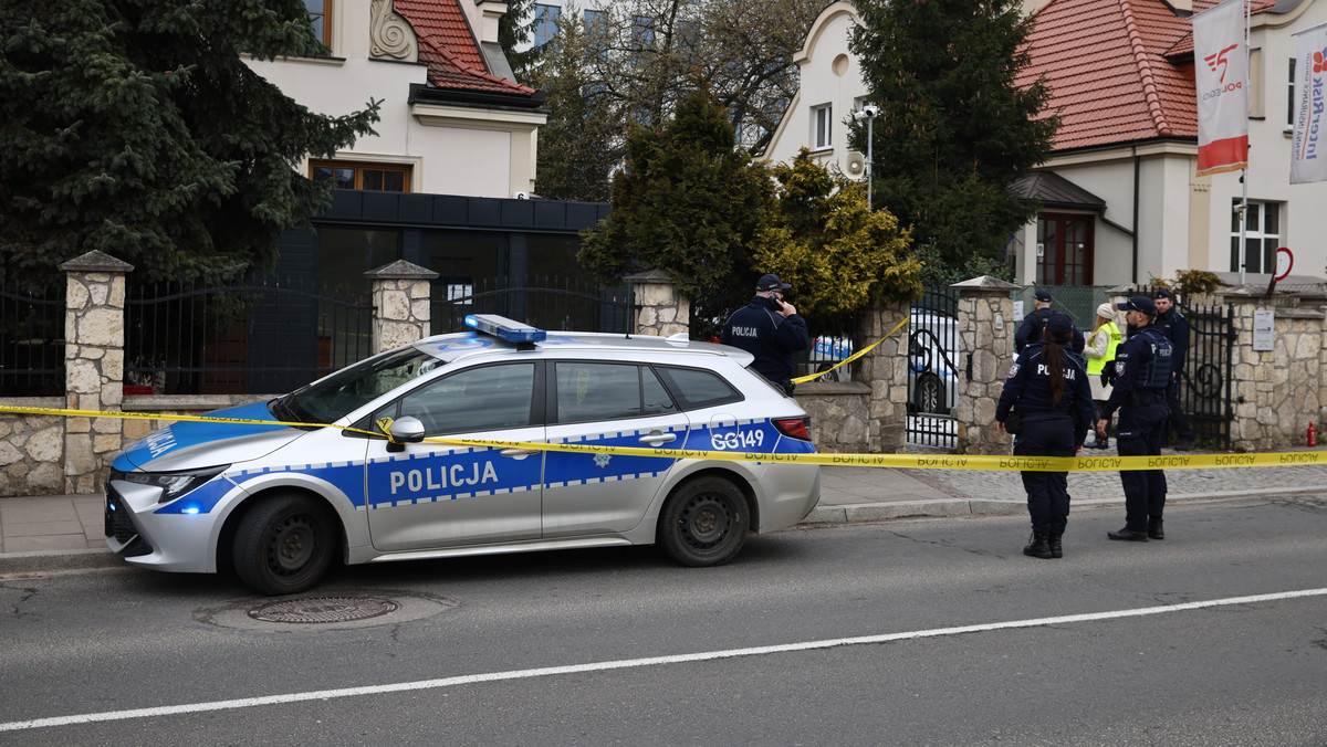 Śmierć mężczyzny, który podpalił się przed konsulatem Ukrainy. Ruch prokuratury