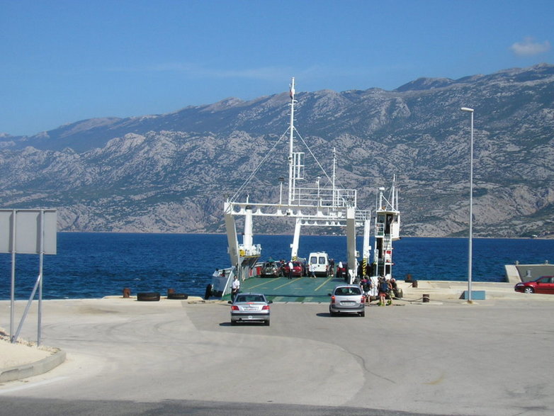 Gęsta sieć połączeń promowych gwarantuje sprawną sieć połączeń pomiędzy lądem a wyspami Chorwacji