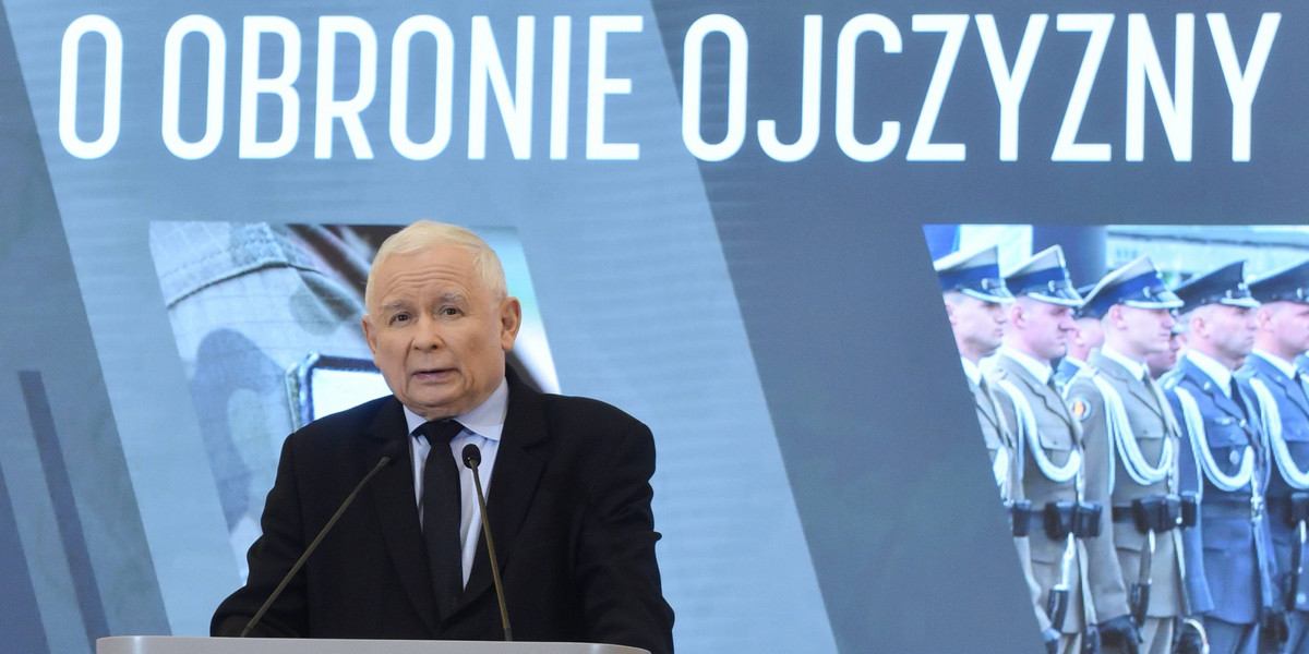 Jarosław Kaczyński zapowiada ujawnienie tajemniczego dokumentu dotyczącego katastrofy w Smoleńsku. 