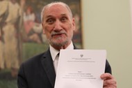 Antoni Macierewicz podczas konferencji prasowej ws. podkomisji smoleńskiej.