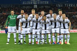 Piłkarze i trenerzy Parmy zrzekli się pensji, by pomóc klubowi w przetrwać koronawirusa