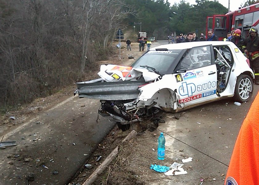 Robert Kubica. To zdjęcie ręki Kubicy przeraża. FOTO po testach GP3