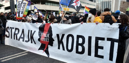Marsz, w którym miał iść Ogólnopolski Strajk Kobiet odwołany! OSK nie szczędzi słów krytyki wobec rządzących